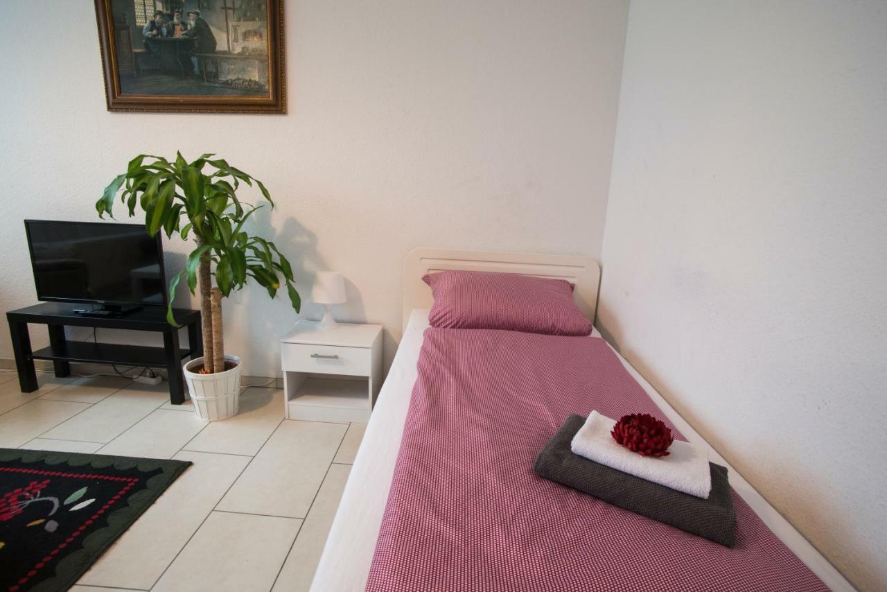 Duesseldorf Comfort Apartment ภายนอก รูปภาพ